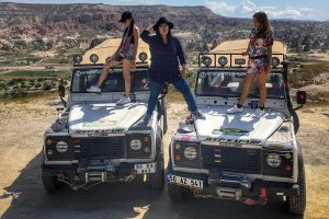 Dzhip-safari v Kappadokii